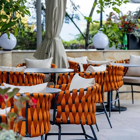 Aqua View Boutique Hotell 4*
