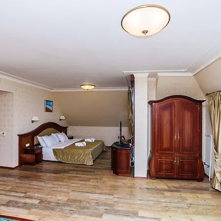 Aqua View Boutique Hotell 4*