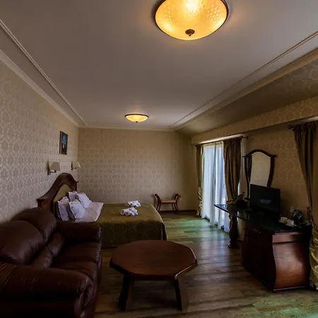 Aqua View Boutique Hotell 4*