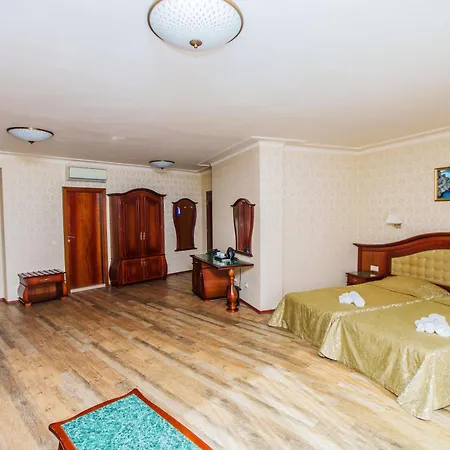 Aqua View Boutique Hotell 4*
