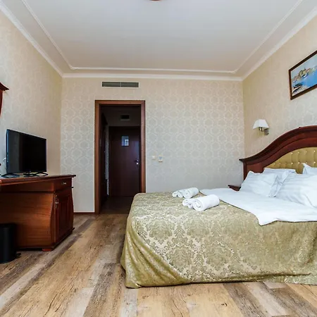 Aqua View Boutique Hotell 4*