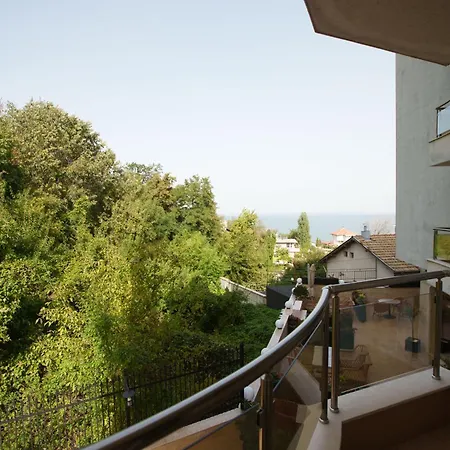 Aqua View Boutique Готель 4*