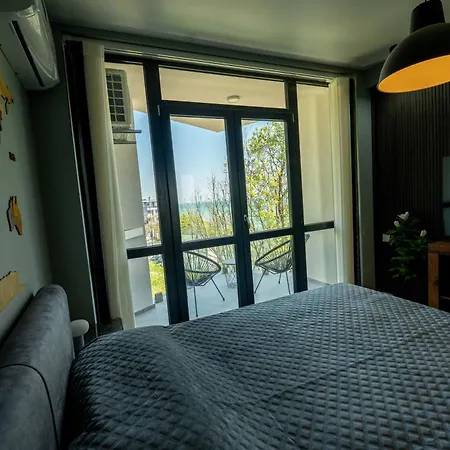 מלון Aqua View Boutique 4*