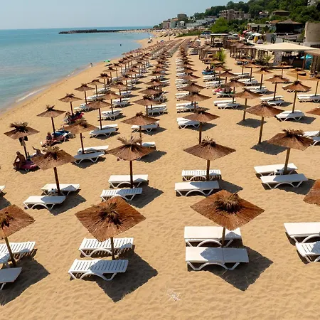 Aqua View Boutique מלון 4*