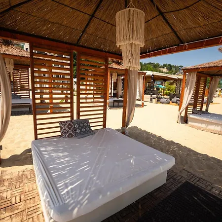 Aqua View Boutique מלון