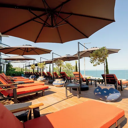Aqua View Boutique Отель