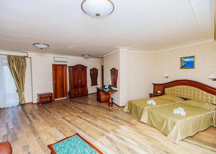 Aqua View Boutique Hotel 4*